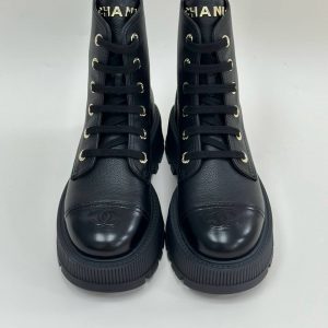 Ботинки Chanel с лого
