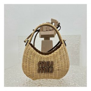 Сумка Miu Miu из ротанга