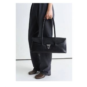 Сумка Lemaire Gear через плечо